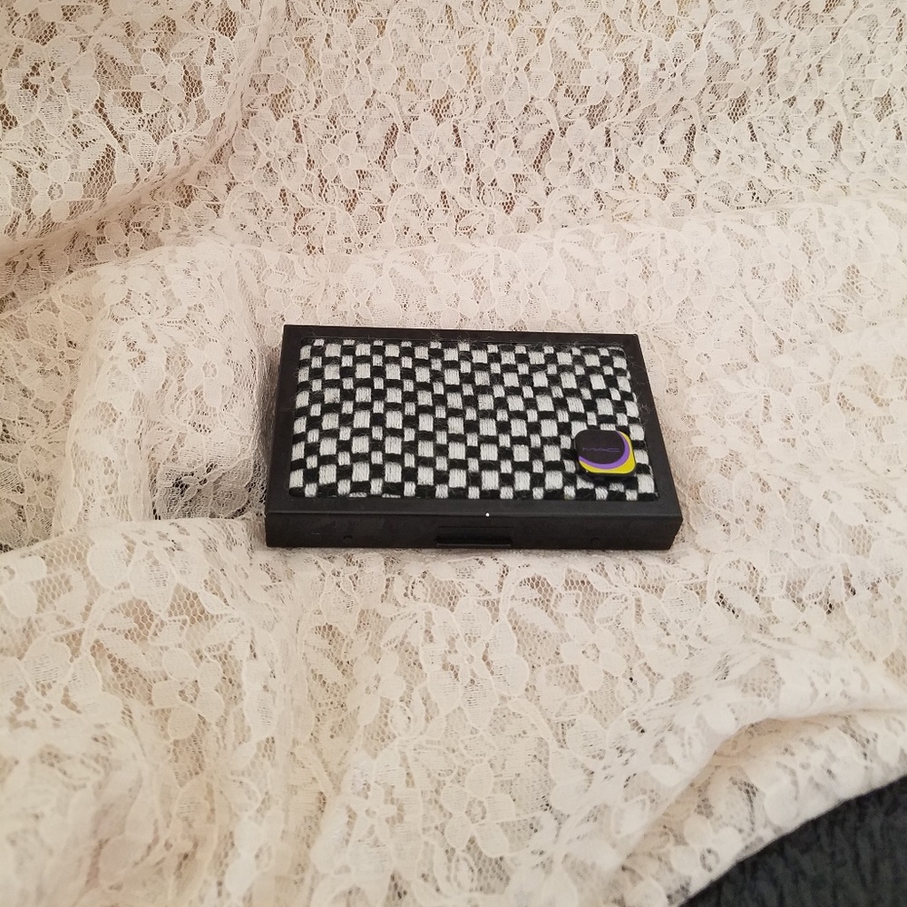 RARE MAC TAILORMADE WARM EYES PALETTE
